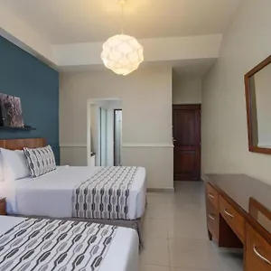 4* מלון Hodelpa Caribe Colonial